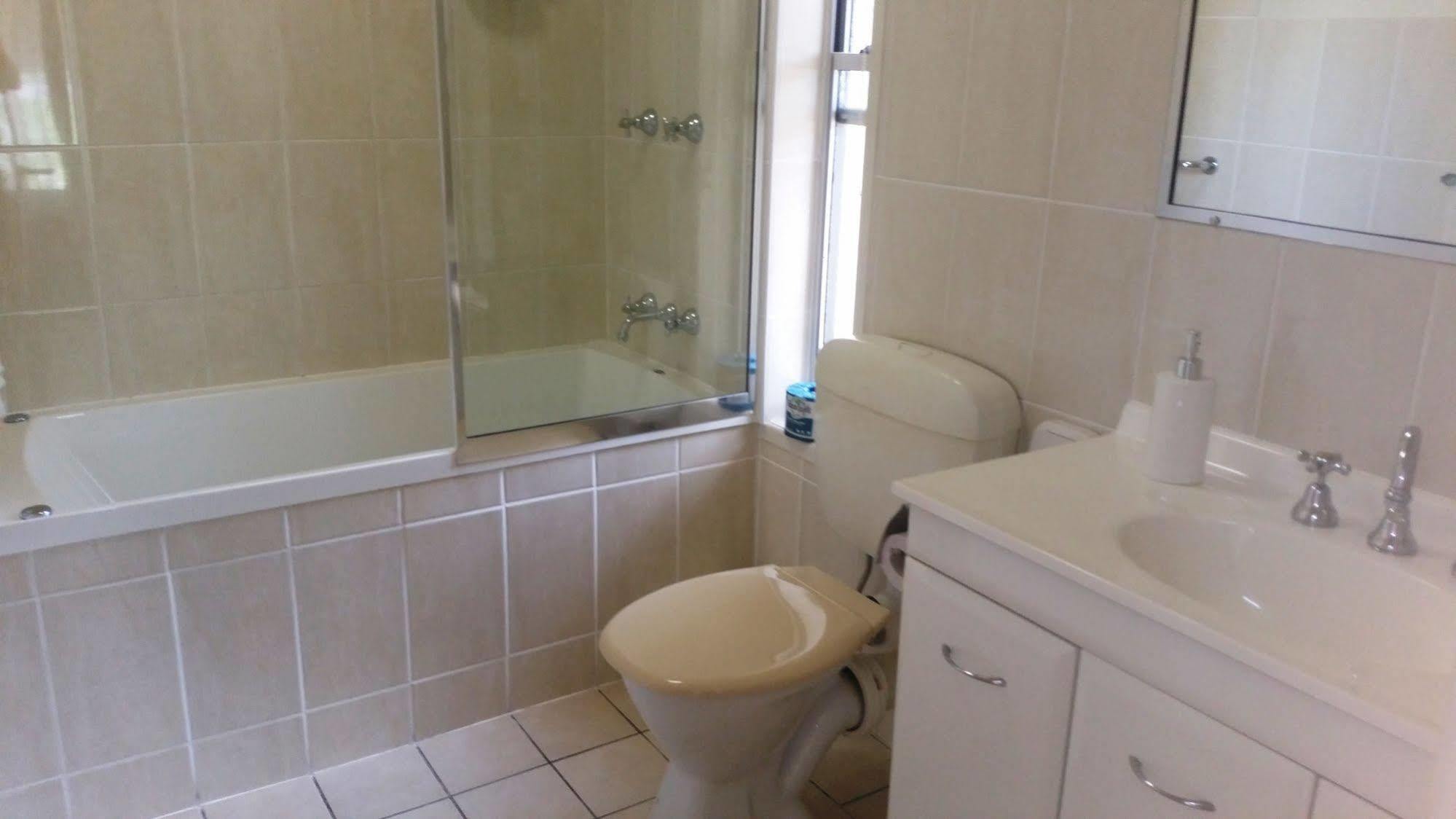 Bundaberg Coral Villa Motor Inn エクステリア 写真