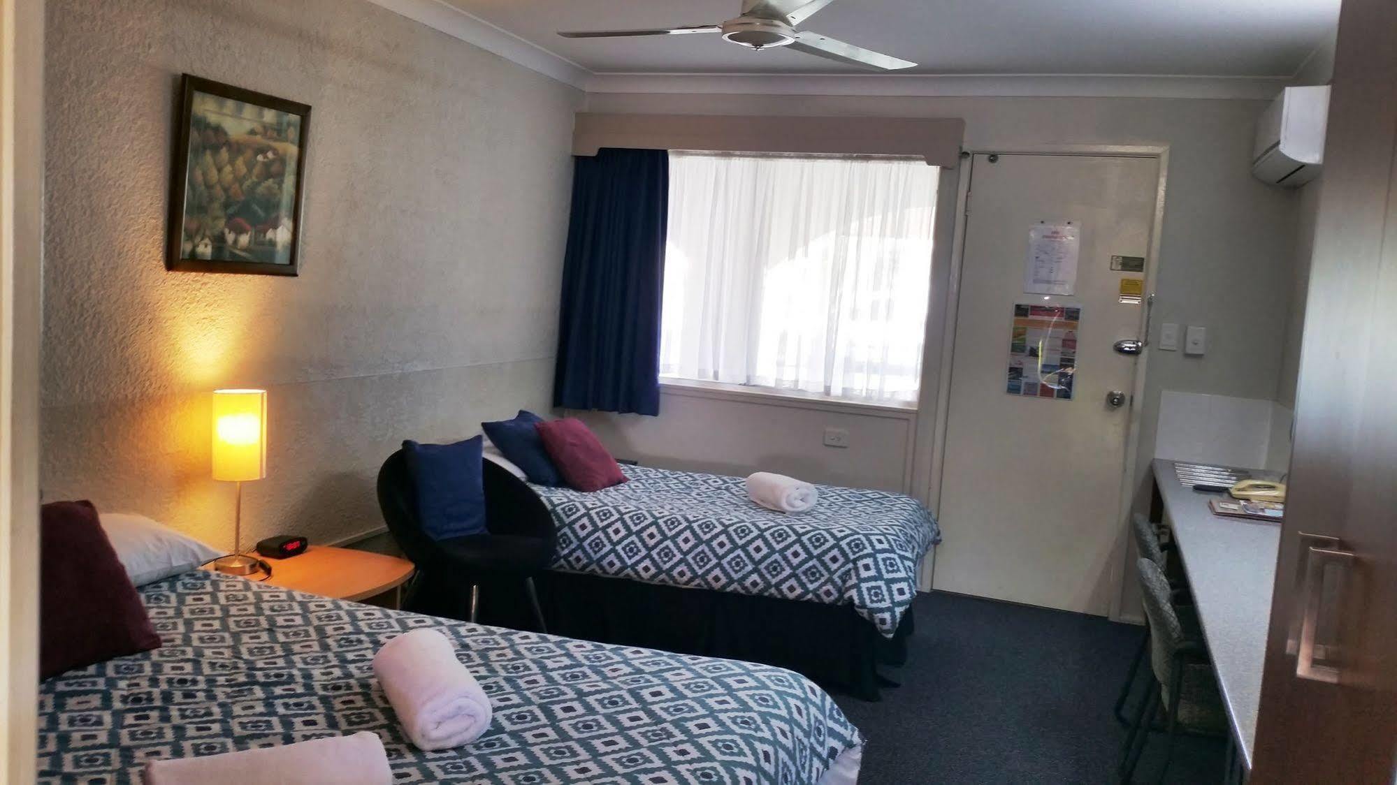 Bundaberg Coral Villa Motor Inn エクステリア 写真