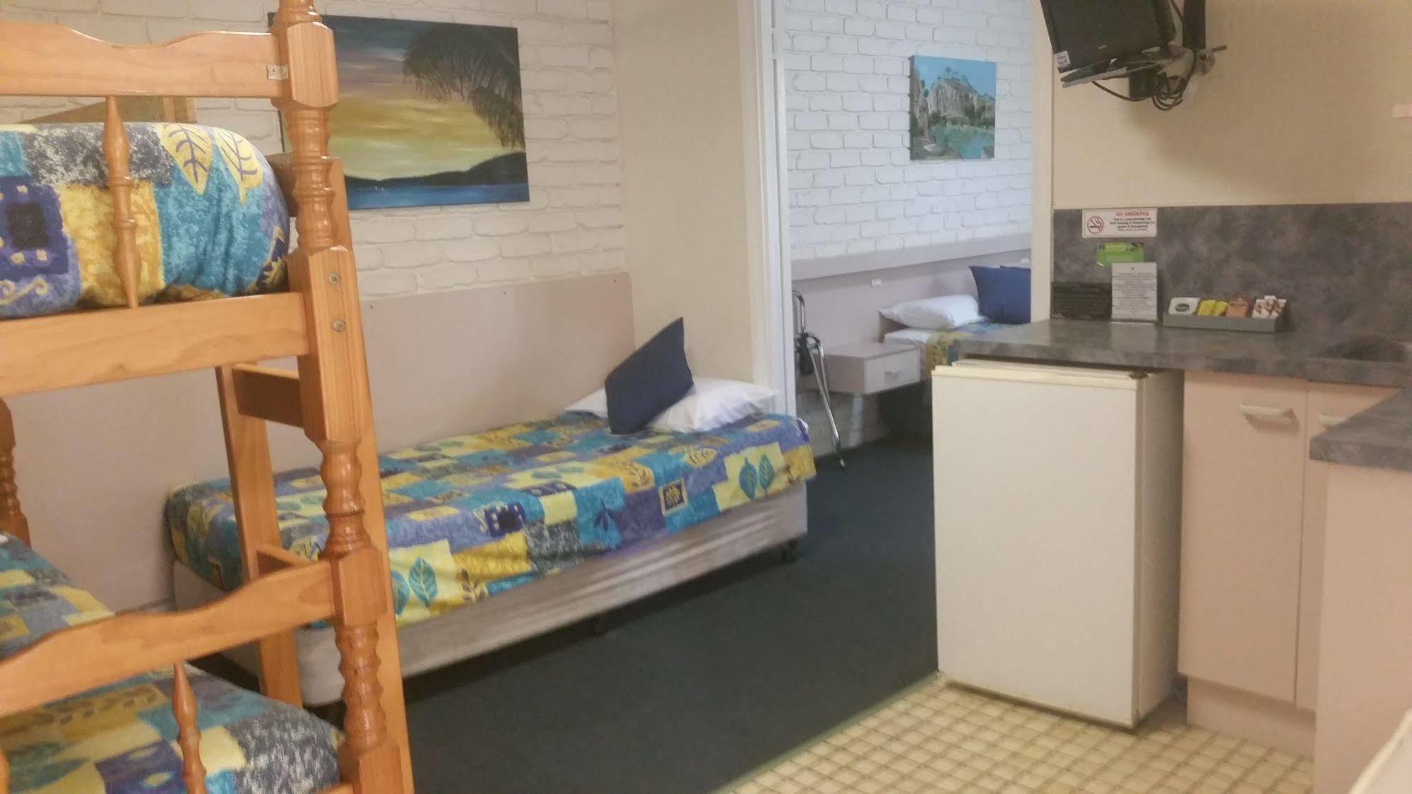 Bundaberg Coral Villa Motor Inn エクステリア 写真