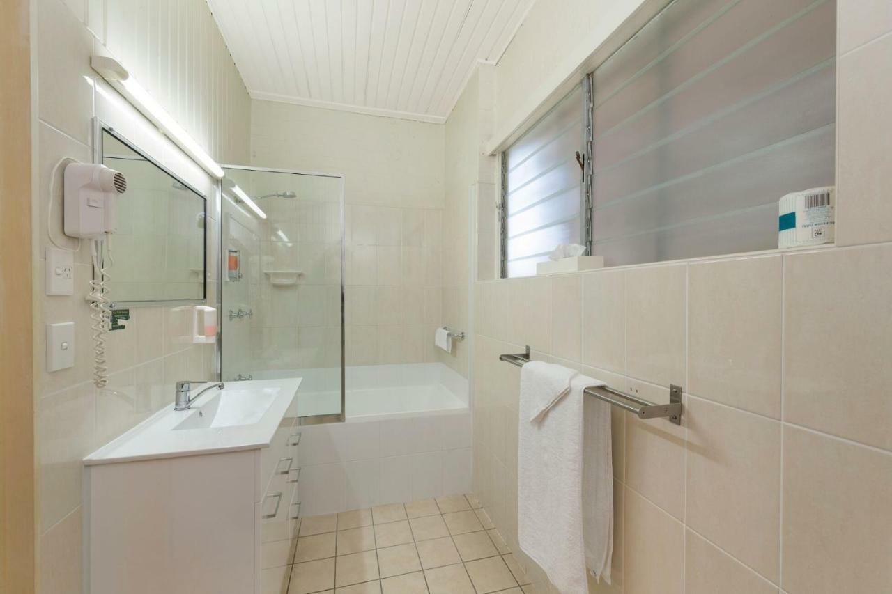 Bundaberg Coral Villa Motor Inn エクステリア 写真